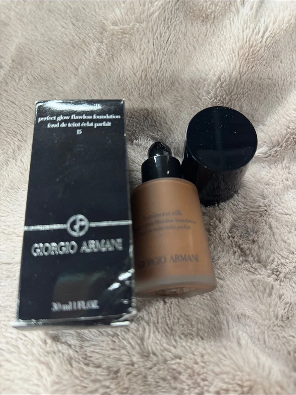 Giorgio Arman - Luminous Silk Foundation #15